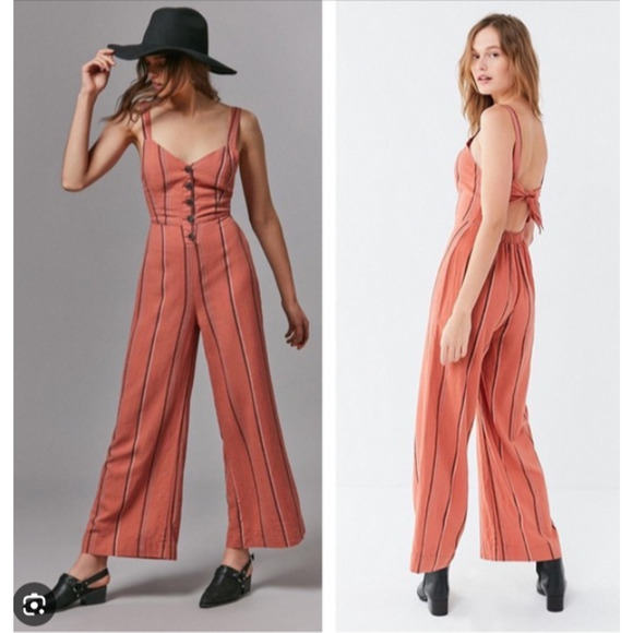Urban Outfitters Striped Open Back Jumpsuit Size M 4-8 - Picture 1 of 7